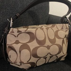 Very nice coach shoulder bag